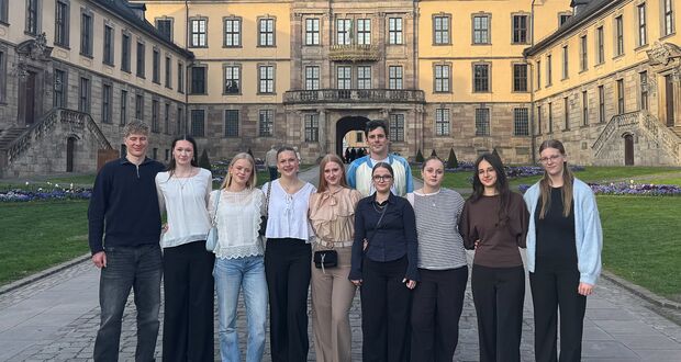 Elftklässlerinnen und Elftklässler erleben Literatur im Fuldaer Stadtschloss