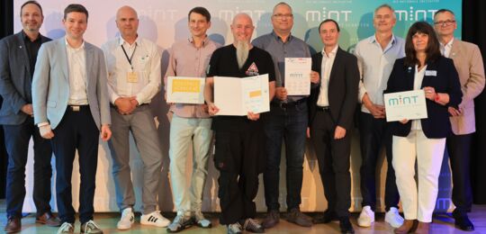 Freiherr-vom-Stein-Schule erneut als „MINT-freundliche Schule“ ausgezeichnet – erstmals auch „Digitale Schule“