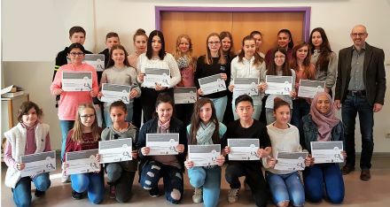 Preisverleihung für hervorragende Ergebnisse beim Internet-Teamwettbewerb